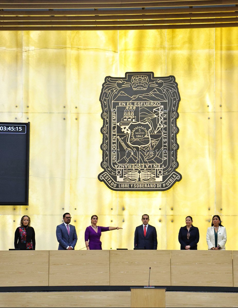 LaRedaccionPM's tweet photo. En el pleno del @CongresoPue las y los integrantes de la #LXIILegislatura tomaron protesta a @idamis35 Pastor Betancourt como nueva titular de la @FiscaliaPuebla.

Su gestión será del 20 de diciembre del 2024 al 19 de diciembre del 2031. https://t.co/oR6i2lDh23