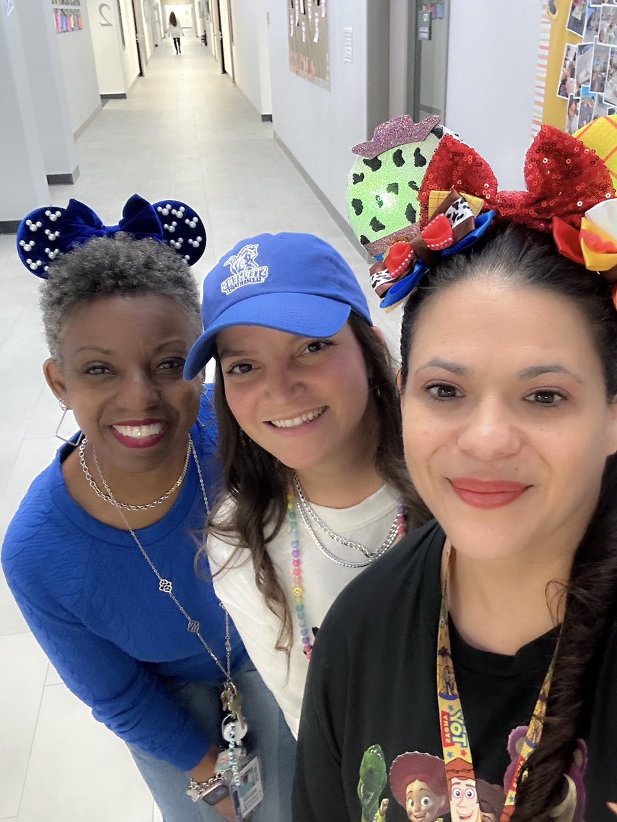 SBoiarsky's tweet photo. Staff and students enjoyed the 12 days of Winter! Enjoy your break! We will miss you! https://t.co/9qMJNFQfbk
