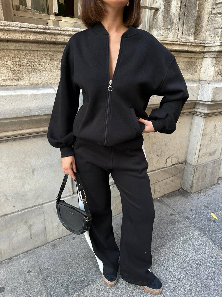 🆕️ تشكيلة جديدة | Full Zip Jacket With Wide Leg Pants Set.
المقاسات S,M,L
متوفر خدمة أدفع لي، موبي كاش، يسر باي، مصرفي باي
ومتوفر الدفع عن طريق البطاقات المصرفية المحلية 💳

يوجد لدينا توصيل لجميع مدن ليبيا 🚚