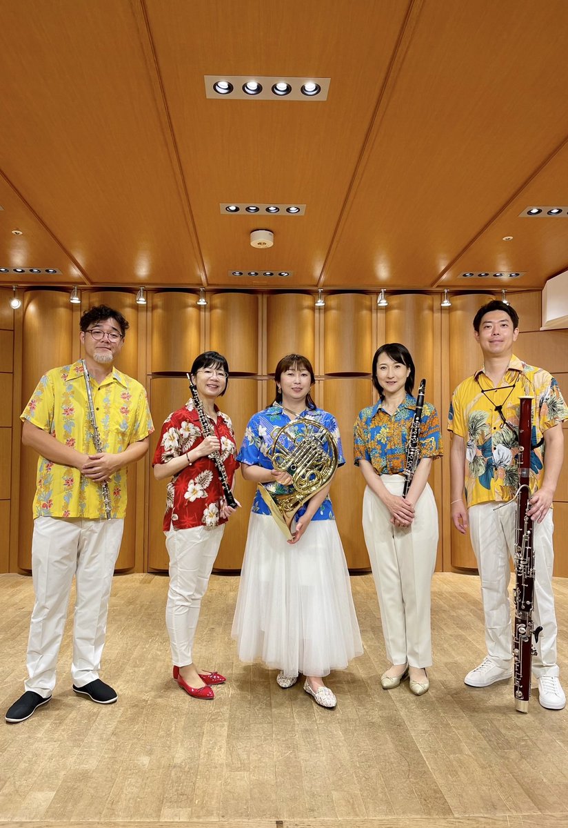 Raion_WQ's tweet photo. Rai-on 来年に向けての作戦会議＆忘年会でした！
2024年はアロハで締めくくったRai-onですが、来年は15回記念のAnniversary会からスタートしたいと企画中です🦁㊗️

本年もご愛顧いただき、ありがとう���ざいました✨
来る年のさらなる進化にご期待くださいませ！
よいお年＆🎄を…🦁🦁🦁🦁🦁🎅

#raion https://t.co/rnyllA8bd8