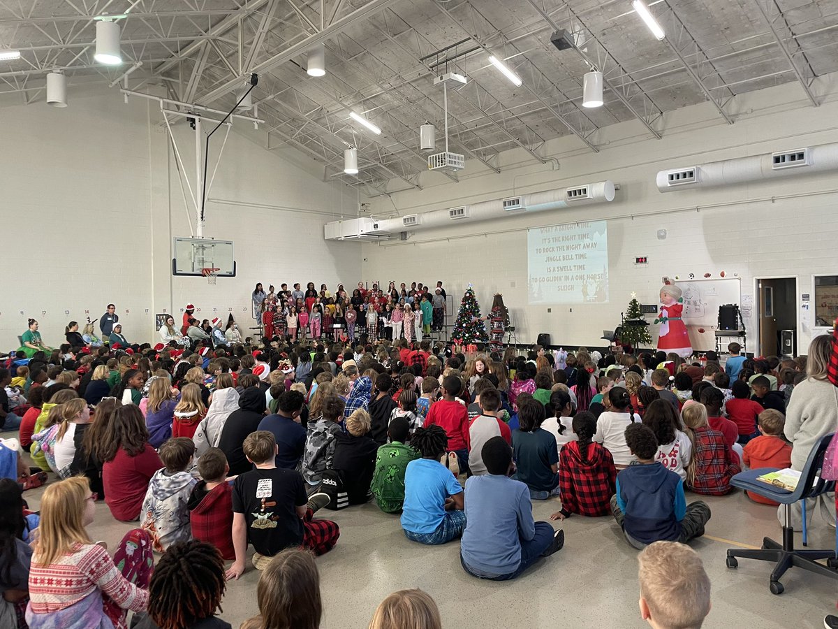 RSE sing along! The kids rocked- but we ballerina teachers out did ourselves 😆 🩰 🎄