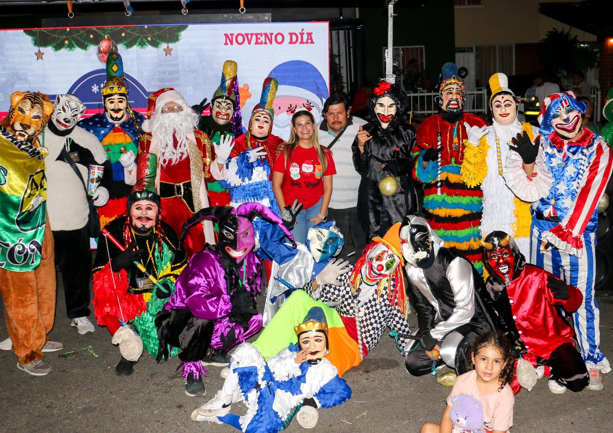 ¡Con éxito finalizaron las Novenas Navideñas! 

En el último día, familias del barrio Los Andes disfrutaron de una noche llena de magia, música y regalos. 

Junto a la gestora social <a href="/nsanchezsilva/">Natalia Sánchez</a> y los tradicionales matachines, se vivió una noche alegre e inolvidable.