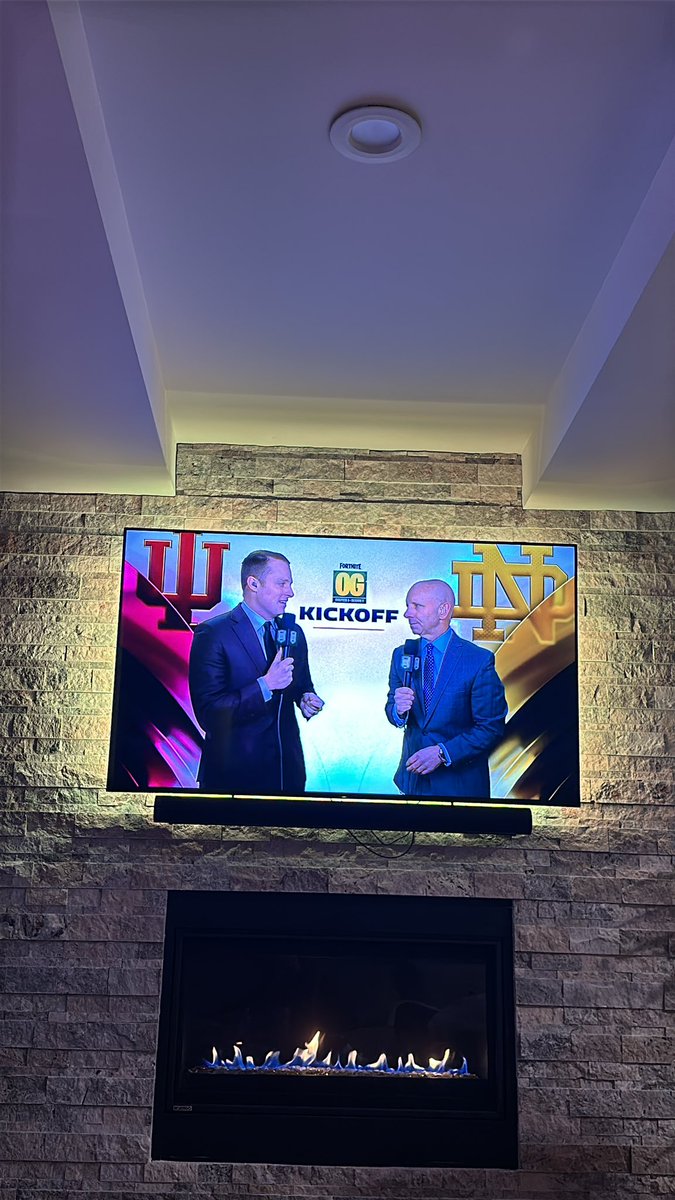 damaing5's tweet image. Love the OG Fortnite ad #doublepump