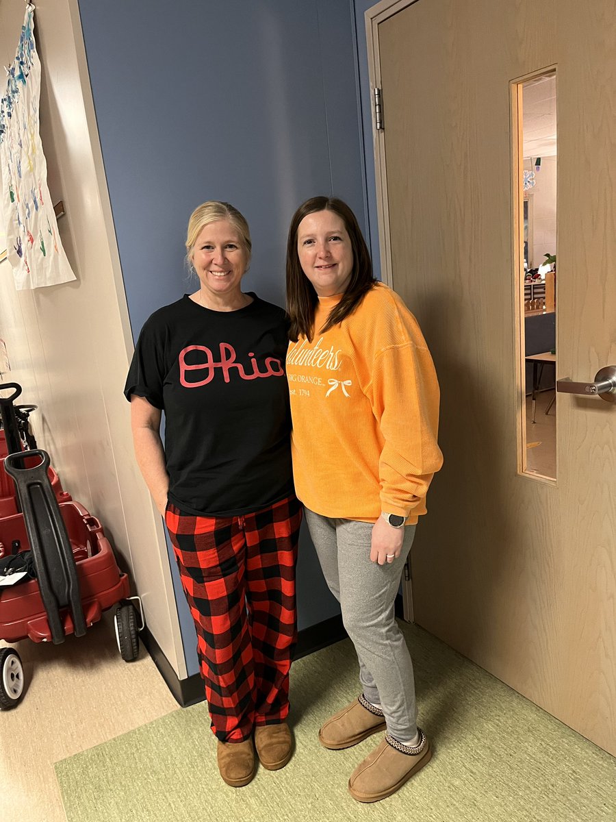 Classroom divided on PJ day! Ready for the first round of the #CFBPlayoff #ItsWorthIt <a href="/SutterMonarchs/">Sutter Park School</a> <a href="/wcsdistrict/">Worthington Schools</a>
