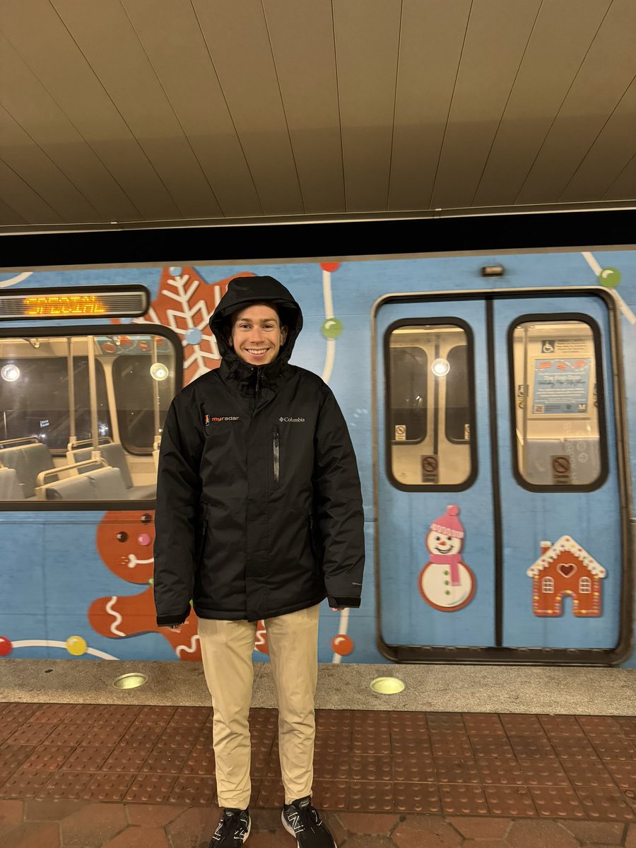 MatthewCappucci's tweet photo. We got to experience the Christmas train and Tess said “what? Is it special?”

YES TESS IT’S THE FREAKING CHRISTMAS TRAIN 

She is sitting beneath a gingerbread house sticker and I don’t think she is recognizing her privilege @wmata https://t.co/Y8DDoYvOam