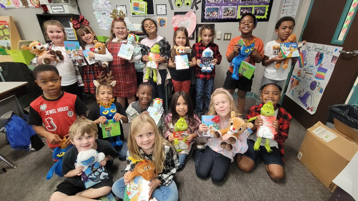 mrsconry's tweet photo. Shout out to @KatieBakerMBE and all of the special elves that made this surprise happen for our 1st graders! @HumbleISD_MBE https://t.co/WLLlopUp15