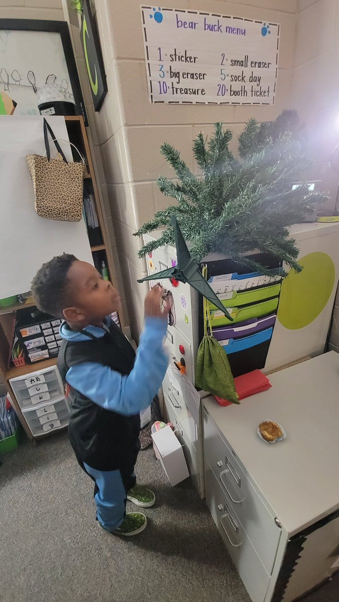 mrsconry's tweet photo. The Grinch took our decorations! We completed all of his challenges and he brought them back! Phew! @HumbleISD_MBE https://t.co/oR47XkwOvf