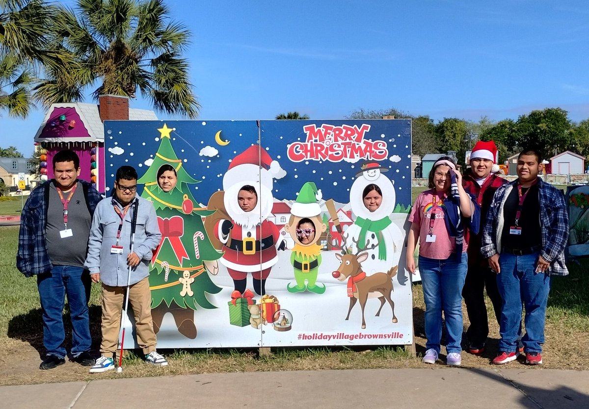 amayarms's tweet photo. My OJT students would like to wish everyone a safe &amp; Happy Holidays.
❣️ - Ps: they will be surprising their parents with a letter they sent via Post Office. 📫☃️🌟🎁 @NL_AGUILERA https://t.co/45tRXpdUJK