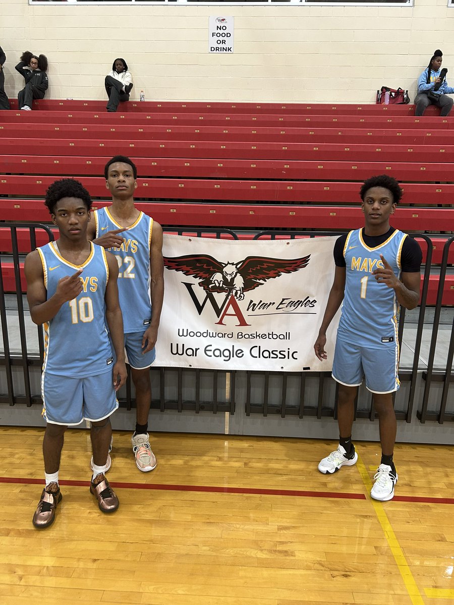 Champions Gym 

Benjamin E. Mays 81
Gadsen City High School (AL) 56

Game Over. 

Leading Scorers:

Clayton Coppock 18 Points 
Davenport Cox 28 Points 
Omari Barnes 18 Points

#weclassic #wabasketball #boysbasketball