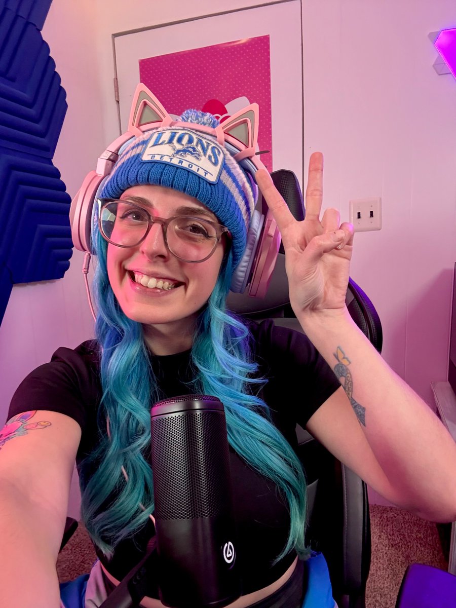 Hiiiii it me. We live! Come say hi I miss you 🩷 twitch.tv/Simby