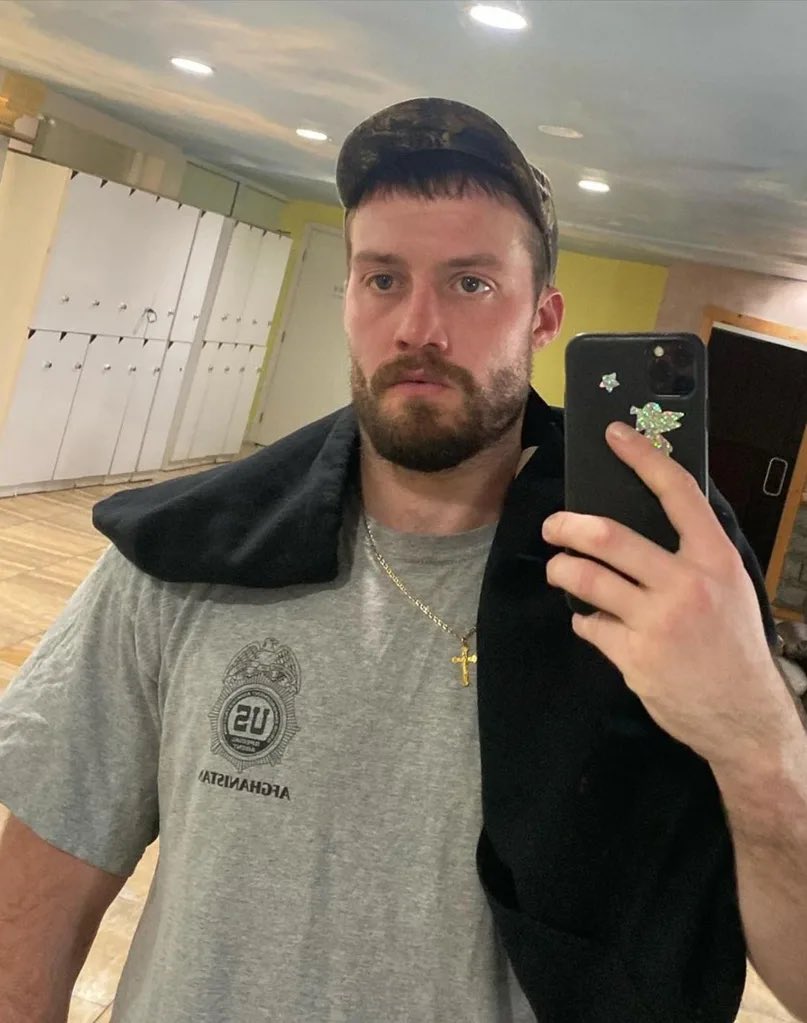 hardydonoghue's tweet photo. what is this genre of men called? https://t.co/cU5m0YyQfq