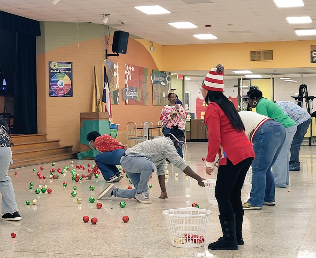 ShotwellNews's tweet photo. Oh what fun was had by all @ShotwellMS_AISD yesterday at the staff holiday luncheon and celebration. The host,  @DrKimJohnson07 even joined in on the fun! https://t.co/tKOgemvFPP