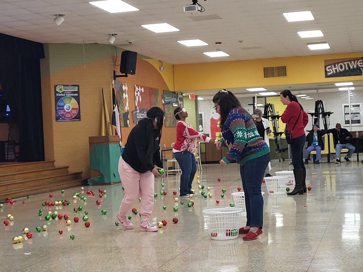 ShotwellNews's tweet photo. Oh what fun was had by all @ShotwellMS_AISD yesterday at the staff holiday luncheon and celebration. The host,  @DrKimJohnson07 even joined in on the fun! https://t.co/tKOgemvFPP