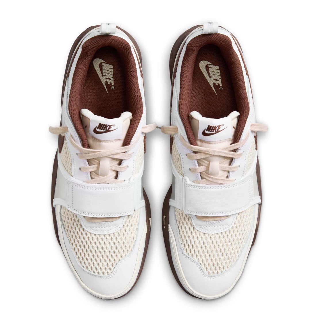 SNKRS_Sunitter's tweet photo. 2025年
1月17日リリース濃厚

Travis Scott x Nike Zoom Field Jaxx 'Light Chocolate' https://t.co/IbmwDph7Nb