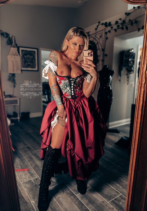 🌙✨𝑫𝒓.𝑲𓂀✨🍀 - I’ve always found historically inspired outfits to be extremely erotic and sexy… https://t.co/rut7dohGQI