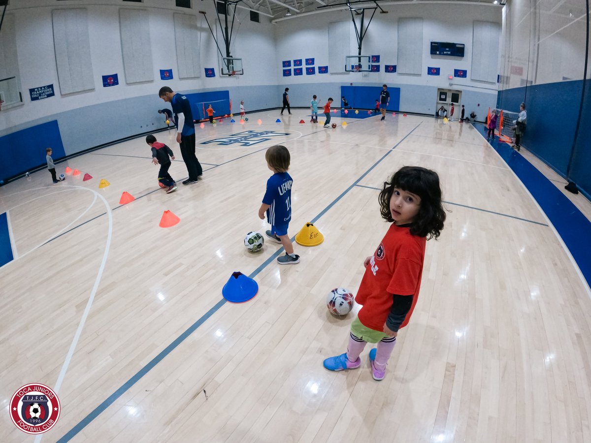 tocajuniorsfc's tweet photo. ⚽️❄️ Youth Winter Soccer Program (Week 2)

◼️ Small players, huge passion—Mini Soccer shines this winter!
📍 Bethesda area, Maryland

🔵🔴 #WeAreToca #TOCA #tocajuniors #PLAYsimple #littlekickers #soccerforkids #boys #girls #soccerforgirls #soccerforboys #YouthSoccer #indoorsoccer #WinterSoccer #YearRoundGame #TrainWithPassion