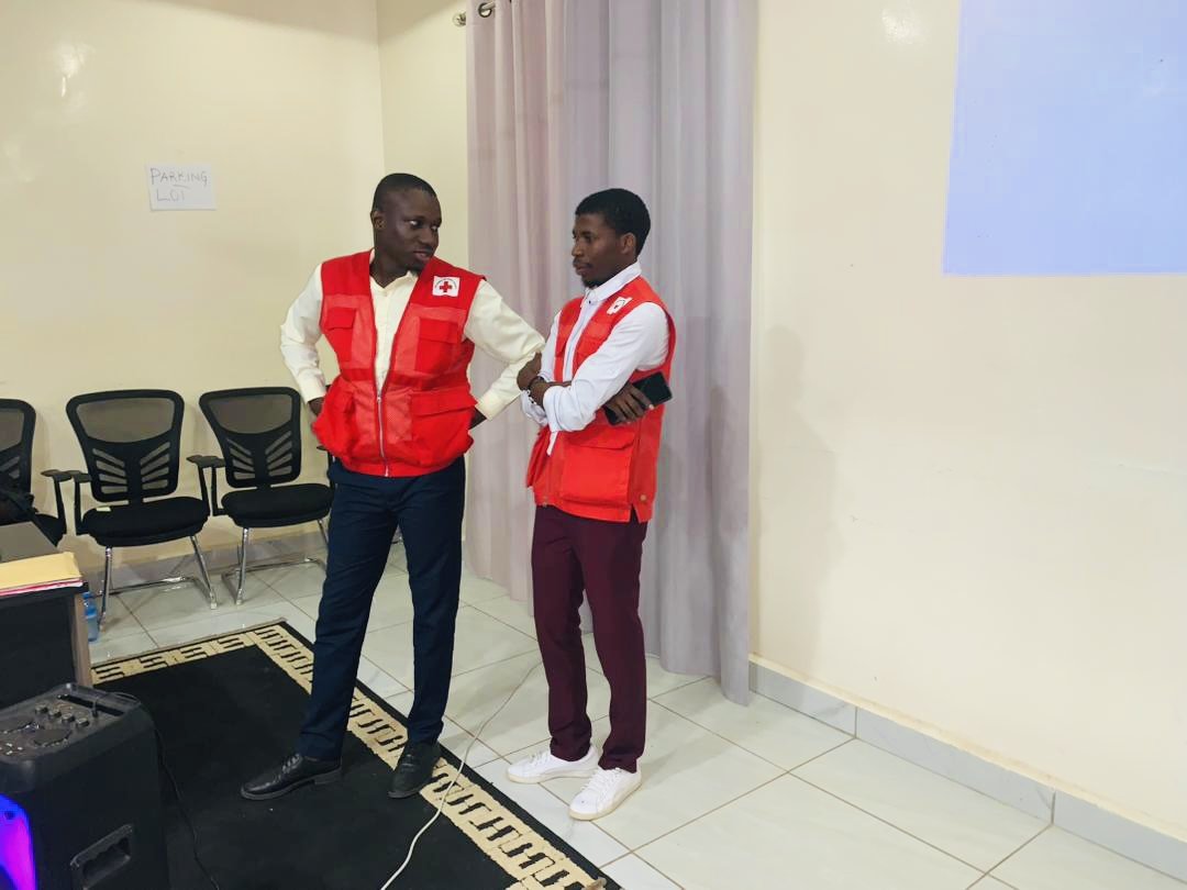GambiaRedCross's tweet photo. The GRCS just concluded a 4 days training on Humanitarian Service Points for 37 volunteers &amp; staff in its branches.
HSPs are safe, welcoming &amp; neutral spaces where migrants can access essential services irrespective of their status.
 @CruzRojaEsp &amp; @ifrc supported this training https://t.co/1oY5rFinK0