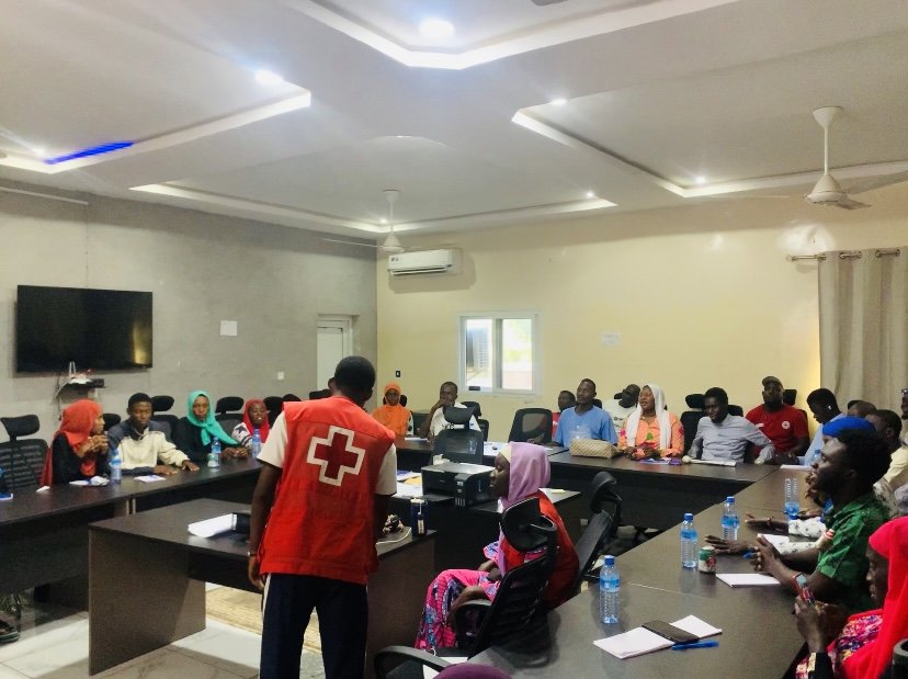 GambiaRedCross's tweet photo. The GRCS just concluded a 4 days training on Humanitarian Service Points for 37 volunteers &amp; staff in its branches.
HSPs are safe, welcoming &amp; neutral spaces where migrants can access essential services irrespective of their status.
 @CruzRojaEsp &amp; @ifrc supported this training https://t.co/1oY5rFinK0