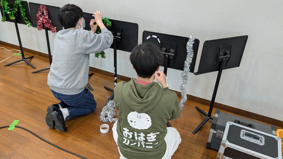ibashiba_fes's tweet photo. 本日、おはぎさんは岡山まおフェスで歌いまする。

みんなで準備！溢れ出る文化祭感！ https://t.co/GGHSyWQN54