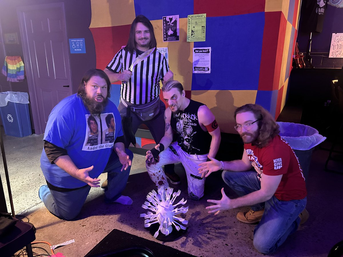 CharlieTiger_'s tweet photo. I'm such a #RealPro that @evilways222 had to call me in to SAVE THE SHOW! #RealLifeSuperHero #YDNB
I am the natural law, behold the cosmic skillet, and the mind of Methodusa. https://t.co/aB4DUtDIHS