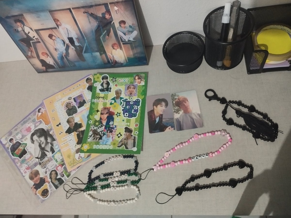Feedback super positivo para o trabalho incrível da <a href="/byvantebeads/">by VANTE</a> . Os produtos vieram muito bem embalados e chegaram em perfeito estado. Capas de Binder, chaveiro, Phone Strap, todos feitos com muito capricho! 😍💜