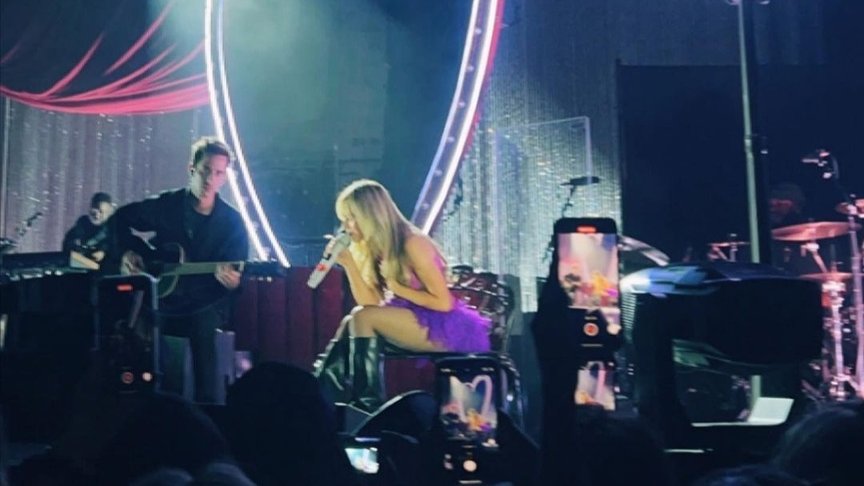 iComplexRP's tweet image. 𝗖𝗼𝗺𝗽𝗹𝗲𝘅 ᴿᴾ • #ComplexMusicRP
𝗠͟𝘂͟𝘀͟𝗶͟𝗰͟ • Style • Pop Culture • More

      ﹝  🗞️  ﹞ —— 𝗡𝗲𝘄𝘀: More of 𝗡𝘆𝗿𝗮 𝗦𝗲𝘃𝗮𝘀𝘁𝘆𝗮𝗻 (@luxenscripts) on stage tonight at The Roadrunner in Boston. © #ComplexRP