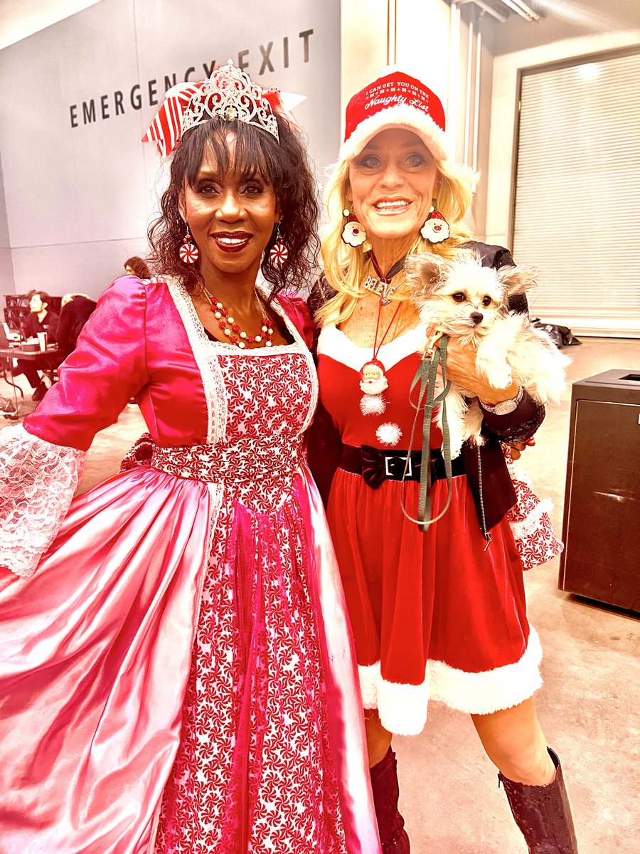 Celebrating the holidays on the Club Funkateer Show! A message from Pepperminte Patti🧚🏿‍♀️ youtu.be/rHDbsNot7to
funknotfight