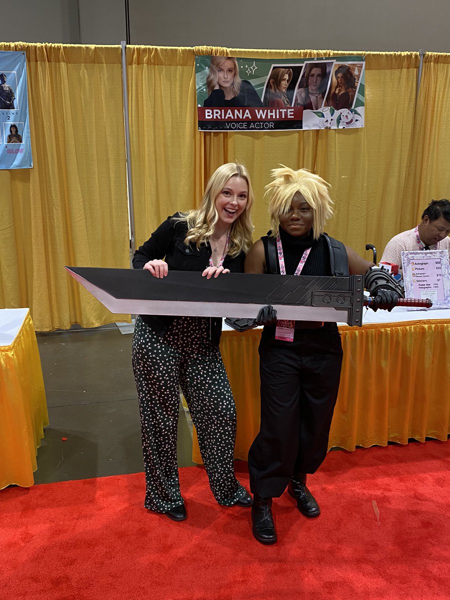 vantoinettep's tweet photo. Best Day one of Holiday Matsuri ever!! Got to meet Aeirith, Tifa, and Barret!!!🔥🔥🔥 #HolidayMatsuri #2024 #FFVII #cosplay https://t.co/uZpXHD6Uqg
