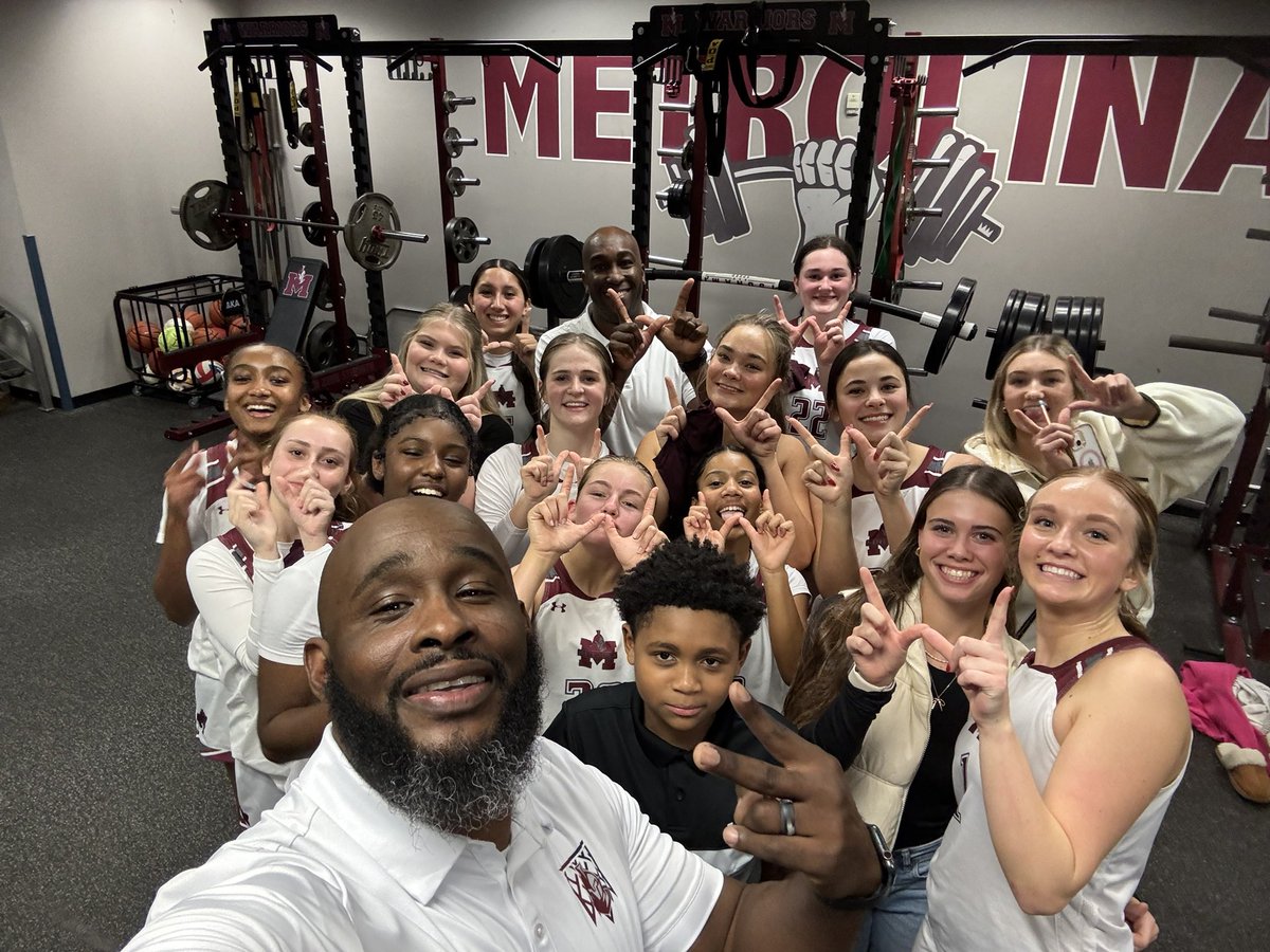 BIG WIN TONIGHT VS. LEE PARK! 
The warriors won 68-54! 
Emily King led with 28 pts 5 stls, Addyson Sailers added 12 pts 8 ast 5 stls  and Hayden Goodwin chipped in 14 pts and Jenna Carlson added 10 pts and 14 Rebs  
We are back in action January 3rd at Hickory Grove!!