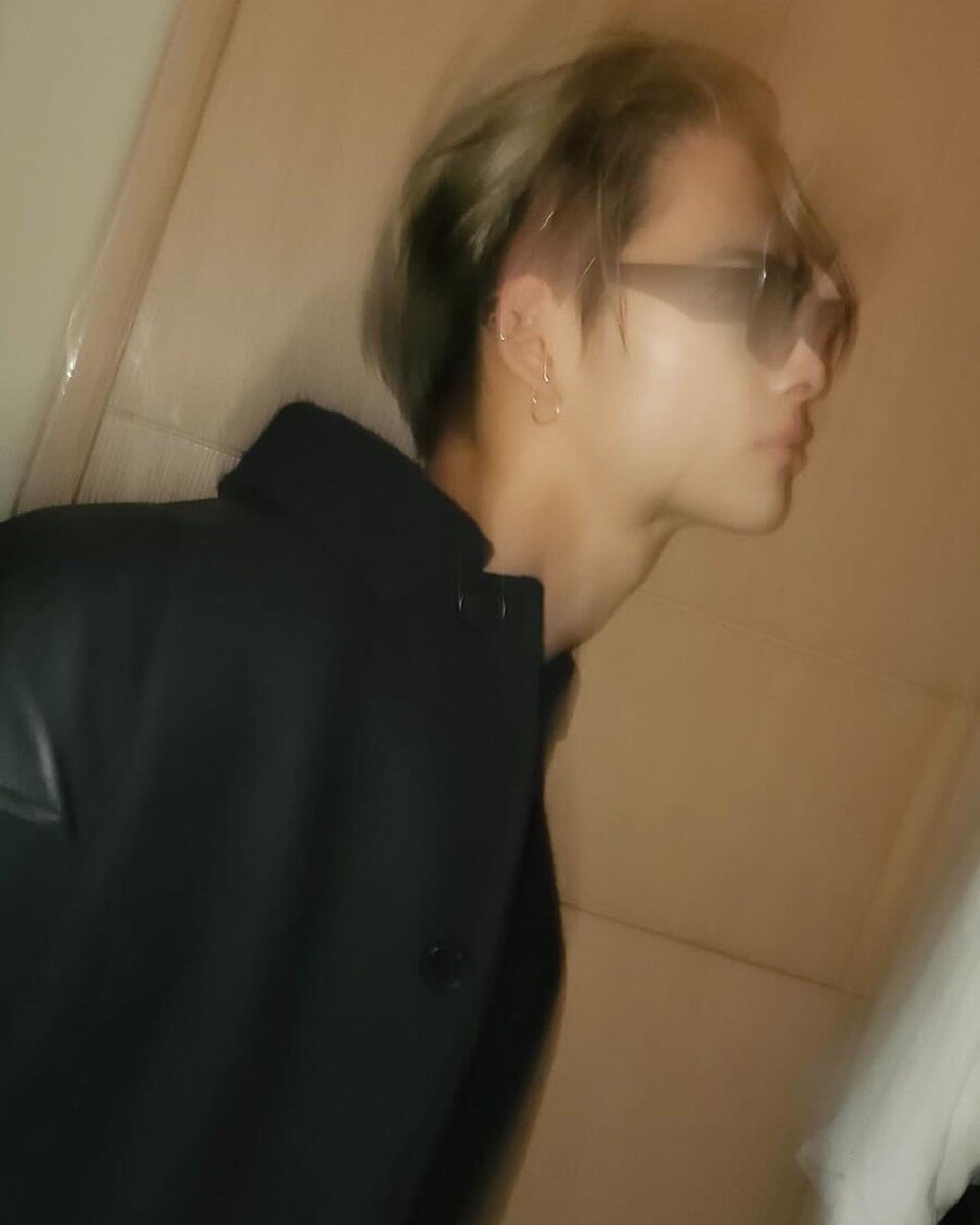 ENHYPEN_NKI's tweet photo. 🔥 @prada
#Prada #PradaSS24 #PRADAxENHYPEN https://t.co/ybao9Y5XnV