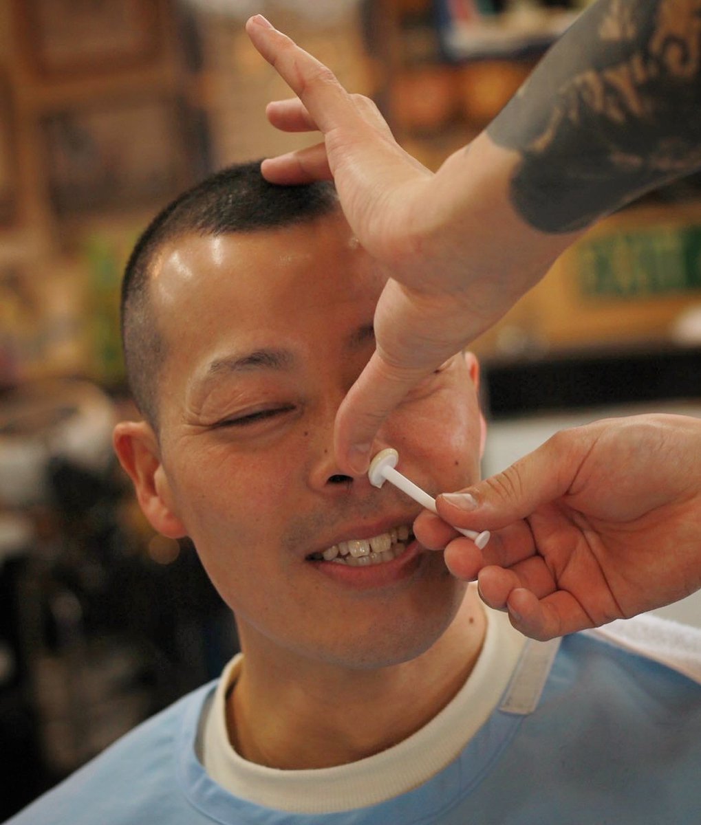 cuthouse7939's tweet photo. 💈

待って！
髪切って、髭も剃って、ってなると…

鼻毛もやっちゃって下さいね！

知らぬ間に出てる鼻毛を一掃して下さい！ https://t.co/t9e3PzgrbZ