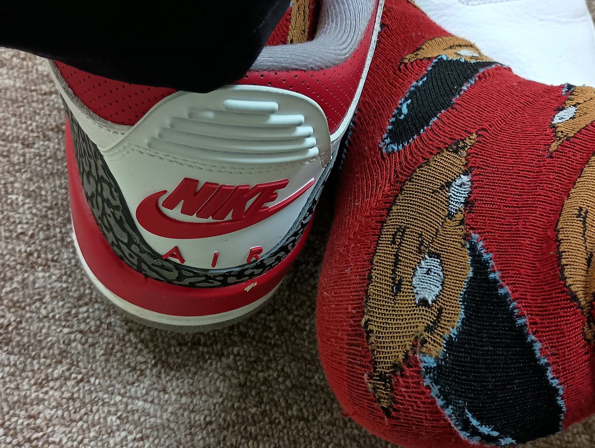 2005Daddyj's tweet photo. #120GsofKicksmas #FireFriday No greater silo than the Jordan 3. Burn baby burn. Hang tang and Hey Arnold $KOTD #yoursneakersaredope https://t.co/8jUGz0FxPC