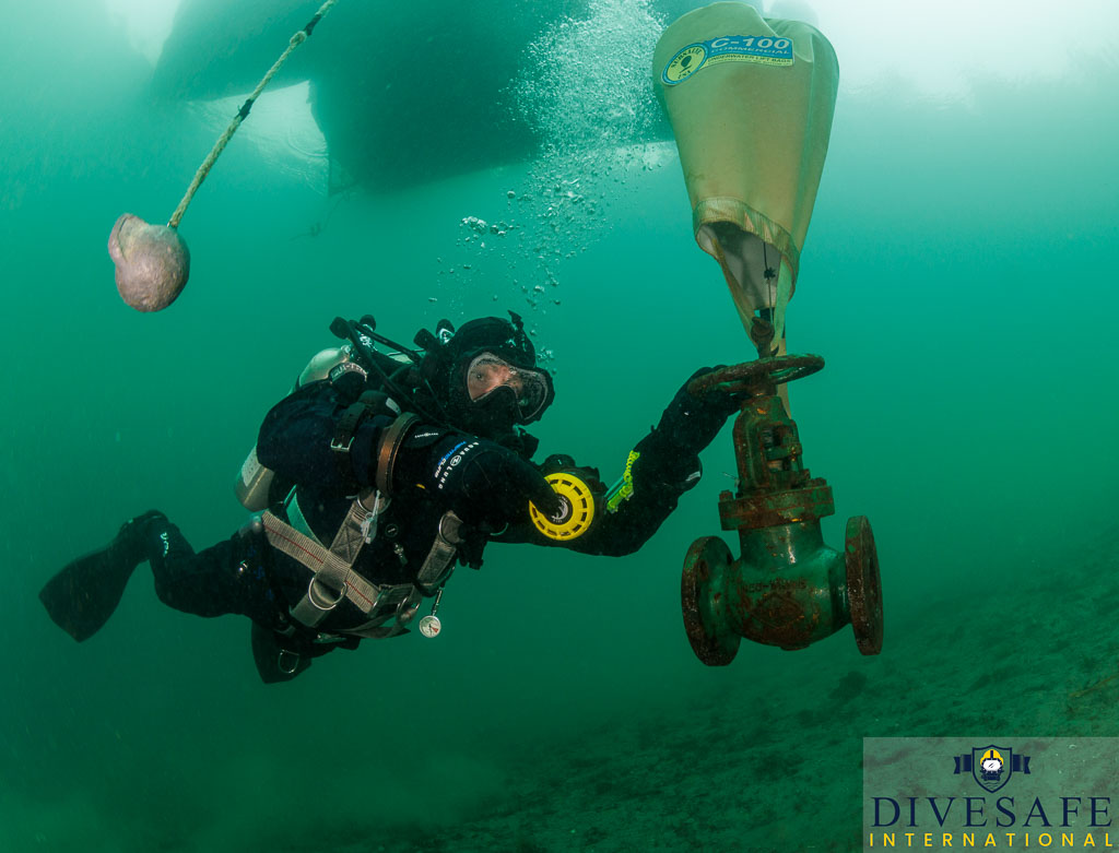Work Smarter, Not Harder. 💪 In our Commercial SCUBA course it's about leveraging all aspects of our underwater world to get the job done! Email info@divesafe.com to learn more about our May course! #DiveSafe #CommercialDiving #UnderwaterEngineering #ProblemSolving #BCDivers