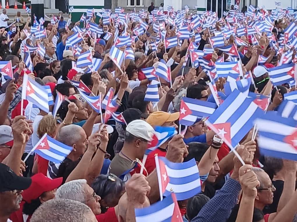 LorenzoOsbel's tweet photo. Participar en la histórica marcha contra el bloqueo significa un extraordinario compromiso con la Revolución y su defensa permanente #IslaDeLaJuventud #SentirPinero #SíSePuede https://t.co/OHzpOB3fQ0