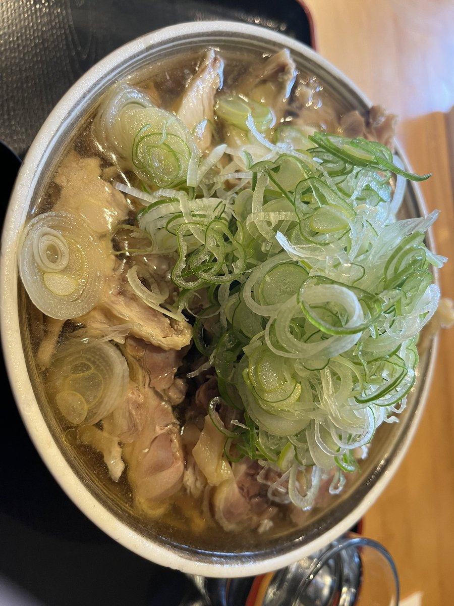 orange_mgr's tweet photo. 藤七の冷やし肉そば、週末のはじまり https://t.co/P0473F0to1
