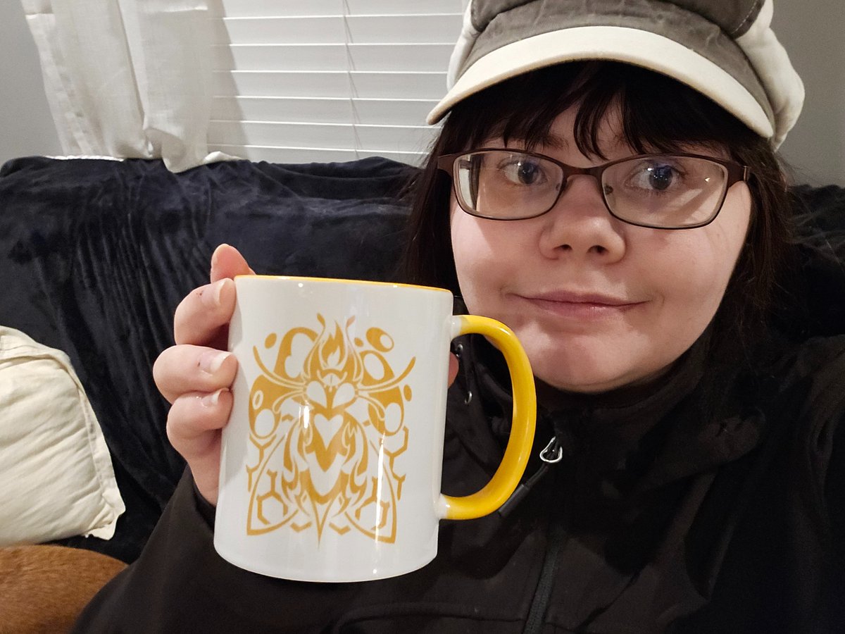 Love my #HelluvaBossBee sigil mug! It's super cute!! 💖
#helluvaboss #QueenBee #Beelzebub