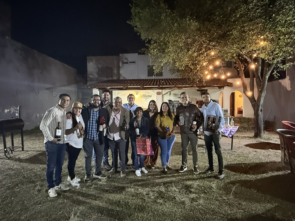 Somos estrategas convencidos de que la comunicación hace la diferencia. #Feliz2025 #FelizNavidad