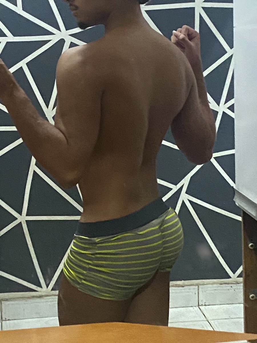vinituitou's tweet photo. comendo igual um vagabundo pra poder pegar massa https://t.co/dXmptS0kev