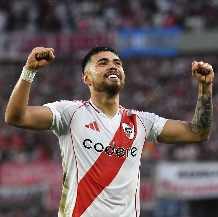 maxpugliese92's tweet photo. 🚨 Paulo Díaz ve con buenos ojos una salida de #River porque entiende que su ciclo está cumplido.

ℹ️ de @maxibenozzi https://t.co/ELYAgyvaZo