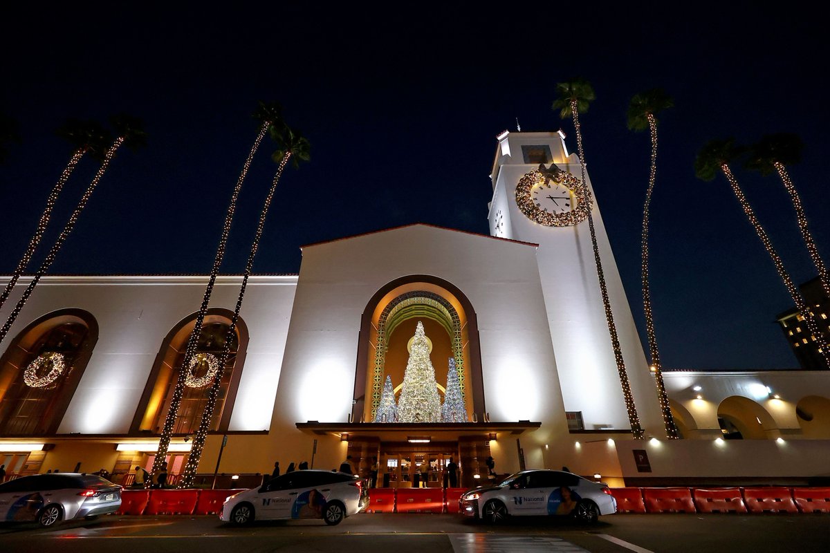 To help you ride safely during the holidays, we're offering FREE RIDES on Xmas Eve &amp; NY Eve! 

Rides are FREE 4am Dec 24 - 3am Dec 25 AND 4am Dec. 31 - 3am Jan 1

Micro use code Merry24 on Xmas Eve &amp; code Ring24 on NY Eve

Metro Bike is free Dec 24-Jan 1, code 010125