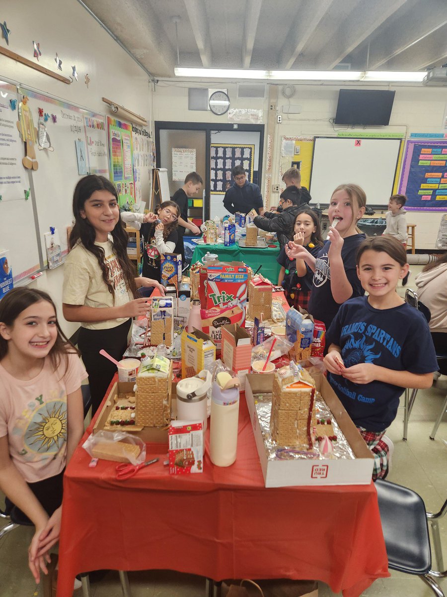MrsRayside's tweet photo. What a fun day in fifth grade! The gingerbread house making tradition continues! https://t.co/tsrg7t7TAh