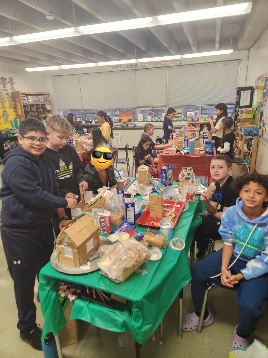 MrsRayside's tweet photo. What a fun day in fifth grade! The gingerbread house making tradition continues! https://t.co/tsrg7t7TAh
