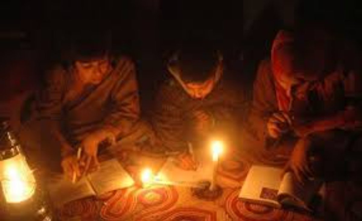 farooqganderbal's tweet image. Lack of seamless electricity in Kashmir is taking a toll on patients with COPD and disrupting students' education. Farooq Ganderbali calls for immediate measures to ensure reliable power supply for the welfare of all. #ElectricityForAll #KashmirIssues @OmarAbdullah