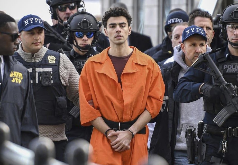 el porcionzon saliendo del chinamo después de tirarle uno picón picón al presidente