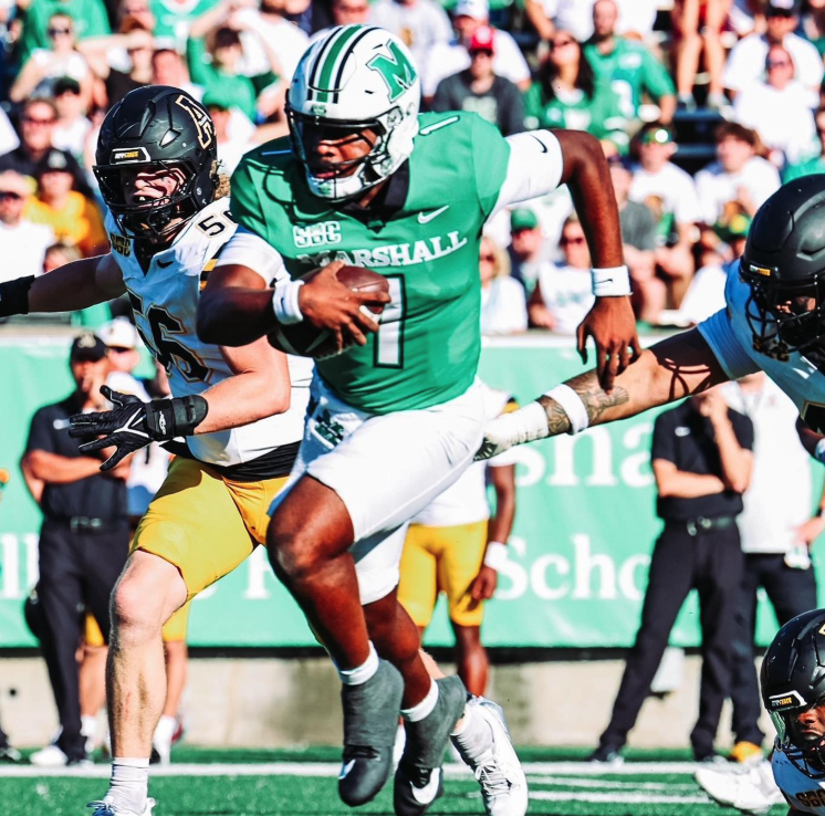 PeteNakos_'s tweet image. Marshall quarterback Braylon Braxton has signed with Southern Miss, @On3sports has learned. 

Follows Charles Huff. The Sun Belt Newcomer of the Year has 3,936 career yards and 41 total touchdowns. Helped Marshall win its first SBC title.

on3.com/transfer-porta…