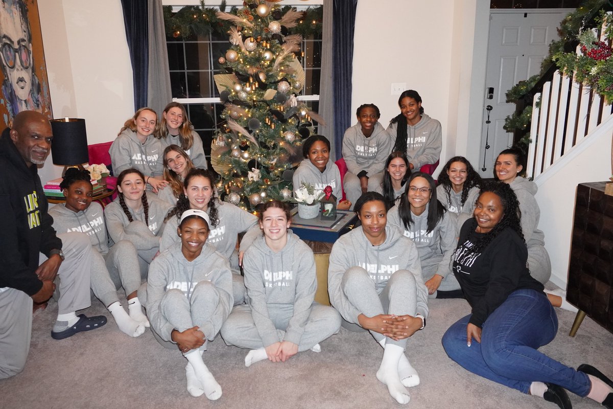 When the squad pulls into the DMV of course we're going to open our doors. Fun time hosting <a href="/AdelphiWBB/">Adelphi Women’s Basketball</a> ahead of their matchup with UDC tomorrow at 1 pm.