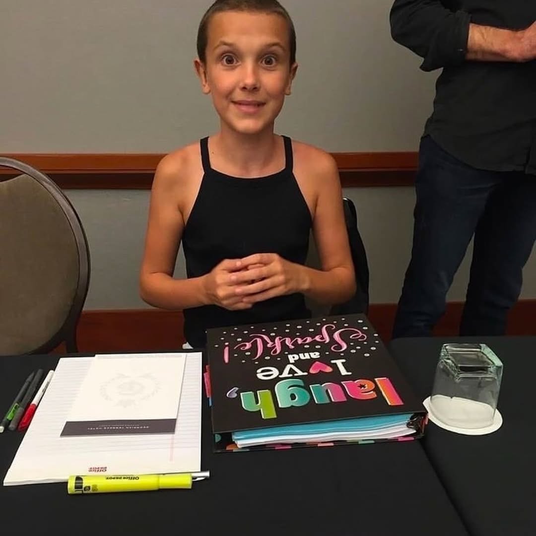 SRJ307's tweet image. Millie bobby brown shared Instagram post💎

#Millie #milliebobbiebrown #milliebobbybrowm #StrangerThings5 #StrangerThings4
