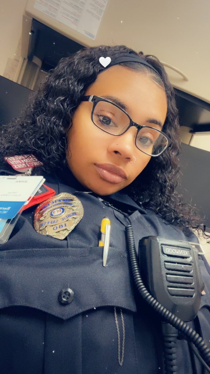 Misses 👮🏽‍♀️