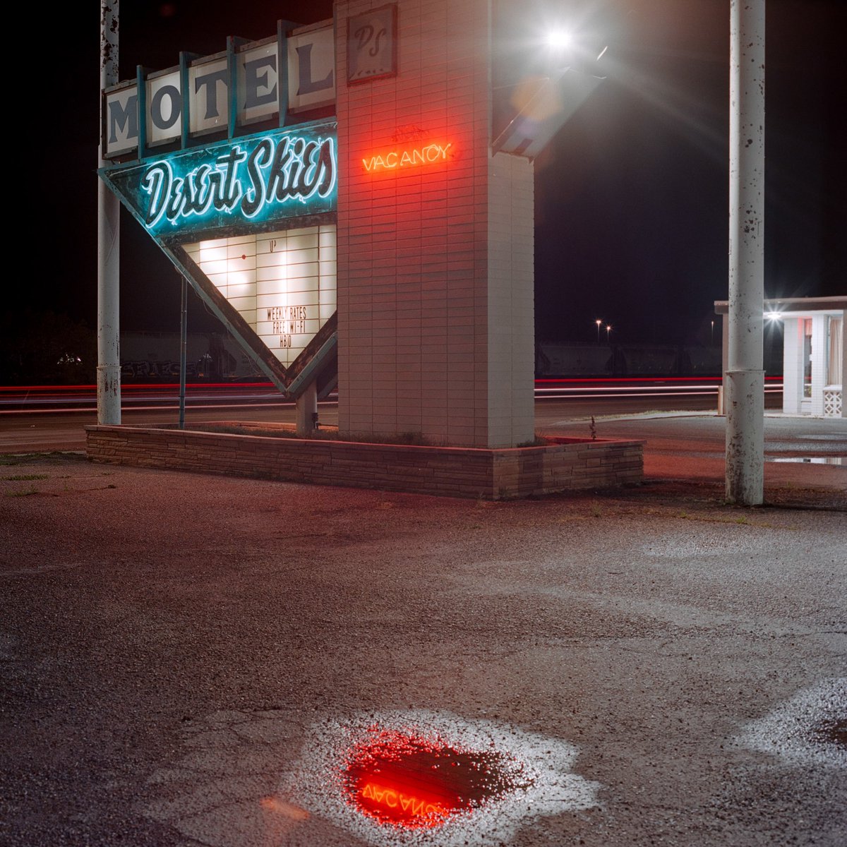 nathanabauman's tweet photo. Neon Americana https://t.co/HLW0qLBwcB