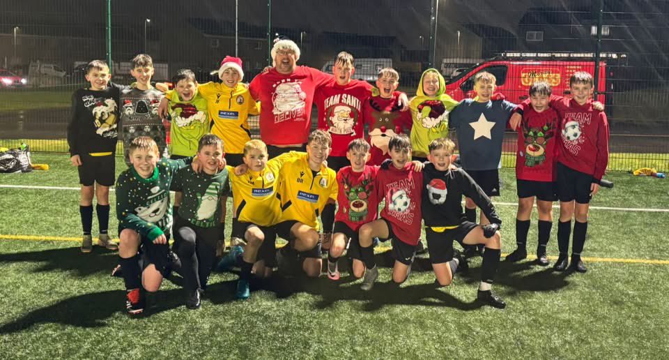 ForresYouth's tweet photo. Great to see all our youth development players and coaches getting into the Xmas spirit. It was Xmas jumpers worn at their last training sessions before their well deserved Xmas break 
@TheCansOfficial @Forres_Gazette @ScottishFA @SHFLfb https://t.co/r9bnivVetj